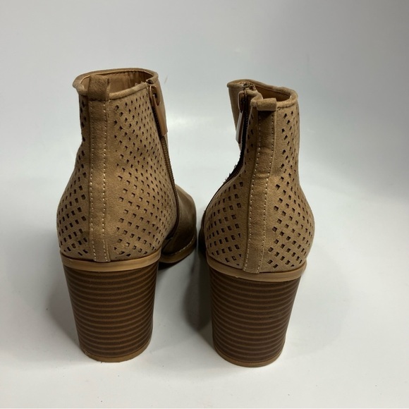 Torrid natural perforated stacked bootie size 9.5 - Picture 5 of 8